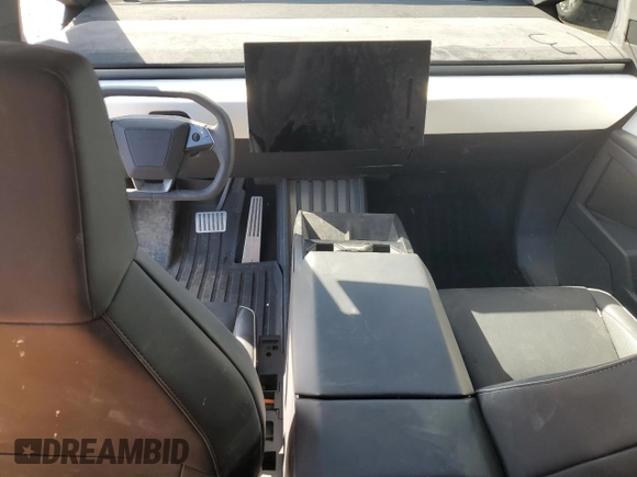 2024 Tesla Cybertruck Cyberbeast z VIN 7G2CEHEEXRA017494, wystawiony jako Copart lot #48149135 z przebiegiem 6883 mil mil oraz Szkody całkowita. Historia ofert i sprzedaży dostępna na DreamBid. Obrazek 8.