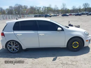 2013 Volkswagen GTI Driver's Edition z VIN WVWHV7AJ2DW135293, wystawiony jako IAAI lot #42054437 z przebiegiem 134 795 mil mil oraz . Historia ofert i sprzedaży dostępna na DreamBid. Obrazek 13.