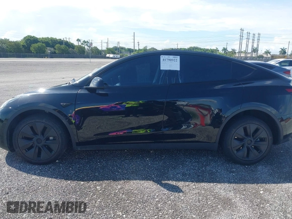 2024 Tesla Model Y z VIN 7SAYGDED6RF191135, wystawiony jako IAAI lot #41790922 z przebiegiem 17 154 mil mil oraz . Historia ofert i sprzedaży dostępna na DreamBid. Obrazek 14.