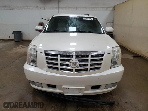 2009 Cadillac Escalade z VIN 1GYFK43599R215849, wystawiony jako Copart lot #51853845 z przebiegiem Nie podano mil oraz Czysty tytuł • Clean title. Historia ofert i sprzedaży dostępna na DreamBid. Obrazek 5.