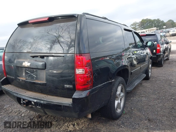 2008 Chevrolet Suburban 3LT z VIN 3GNFC16078G236433, wystawiony jako IAAI lot #41638246 z przebiegiem 200 244 mil mil oraz . Historia ofert i sprzedaży dostępna na DreamBid. Obrazek 4.