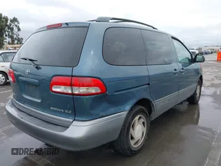 2001 Toyota Sienna LE with VIN 4T3ZF13C11U395630, listed as a IAAI auction lot 41743896 with 189,986 mi miles. Bid and sale history available at carsss.com. Image 4.