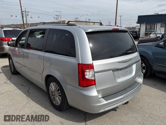 2011 Chrysler Town & Country Limited with VIN 2A4RR6DGXBR783676, listed as a Copart auction lot 47818865 with 126,082 mi miles and Clean Title. Bid and sale history available at carsss.com. Image 3.