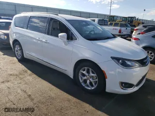 2017 Chrysler Pacifica Touring-L with VIN 2C4RC1BG7HR579133, listed as a Copart auction lot 70061814 with 119,393 mi miles and Salvage Title. Bid and sale history available at carsss.com. Image 4.