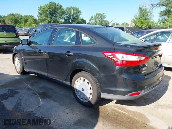 2013 Ford Focus SE z VIN 1FADP3F25DL115727, wystawiony jako IAAI lot #42609895 z przebiegiem 163 749 mil mil oraz . Historia ofert i sprzedaży dostępna na DreamBid. Obrazek 3.