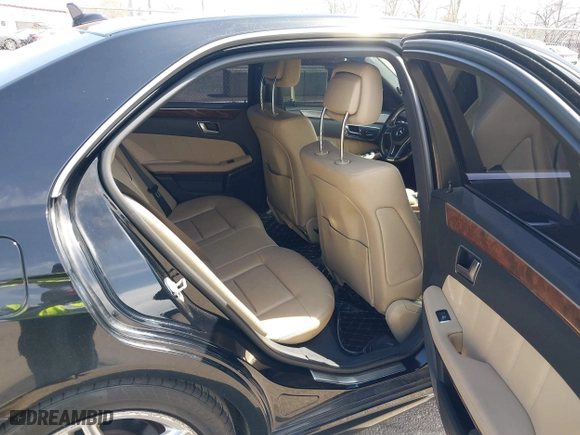 2013 Mercedes-Benz E-Class E 350 Luxury with VIN WDDHF8JBXDA716958, listed as a IAAI auction lot 42080974 with 134,248 mi miles. Bid and sale history available at carsss.com. Image 8.