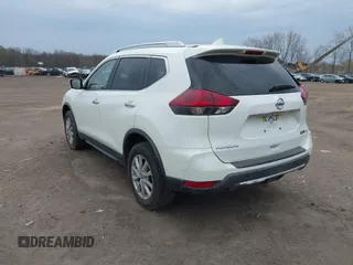 2019 Nissan Rogue SV with VIN KNMAT2MVXKP528443, listed as a IAAI auction lot 40556136 with 176,994 mi miles. Bid and sale history available at carsss.com. Image 3.