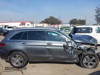 2020 Mercedes-Benz GLC 300 z VIN W1N0G8DB4LF802826, wystawiony jako IAAI lot #41831727 z przebiegiem 59 211 mil mil oraz . Historia ofert i sprzedaży dostępna na DreamBid. Obrazek 13.