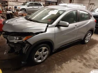 2021 Honda HR-V LX with VIN 3CZRU6H32MM747867, listed as a IAAI auction lot 41661115 with 28,379 mi miles. Bid and sale history available at carsss.com. Image 2.