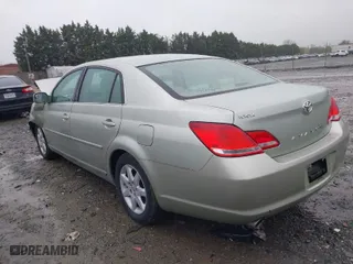 2007 Toyota Avalon XL with VIN 4T1BK36B27U236094, listed as a IAAI auction lot 42025285 with 208,741 mi miles. Bid and sale history available at carsss.com. Image 3.