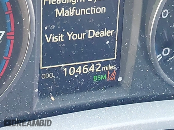 2018 Toyota RAV4 XLE with VIN 2T3RFREV8JW753853, listed as a IAAI auction lot 41526071 with 104,642 mi miles. Bid and sale history available at carsss.com. Image 16.