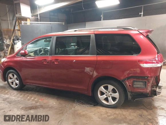 2011 Toyota Sienna LE AAS z VIN 5TDKK3DC2BS025698, wystawiony jako IAAI lot #41472958 z przebiegiem 150 699 mil mil oraz . Historia ofert i sprzedaży dostępna na DreamBid. Obrazek 15.
