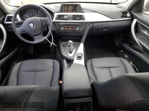 2013 BMW 3 Series 328i xDrive z VIN WBA3B5G59DNP40982, wystawiony jako Copart lot #62220845 z przebiegiem 152 820 mil mil oraz Czysty tytuł • Clean title. Historia ofert i sprzedaży dostępna na DreamBid. Obrazek 8.