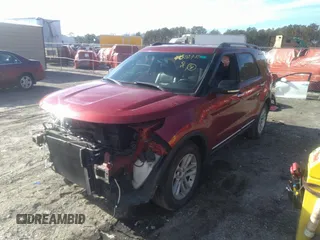 2014 Ford Explorer XLT with VIN 1FM5K7D89EGB61398, listed as a IAAI auction lot 41652715 with 180,785 mi miles. Bid and sale history available at carsss.com. Image 2.