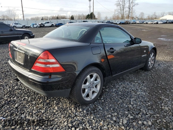 1999 Mercedes-Benz SLK 230/320 z VIN WDBKK47F7XF142078, wystawiony jako Copart lot #43598095 z przebiegiem 61 995 mil mil oraz Szkoda całkowita • Salvage title. Historia ofert i sprzedaży dostępna na DreamBid. Obrazek 3.