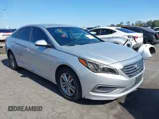 2016 Hyundai Sonata SE z VIN 5NPE24AF9GH308064, wystawiony jako IAAI lot #42380957 z przebiegiem 210 459 mil mil oraz . Historia ofert i sprzedaży dostępna na DreamBid. Obrazek 1.