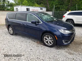 2018 Chrysler Pacifica Touring Plus z VIN 2C4RC1FG4JR271448, wystawiony jako Copart lot #57250635 z przebiegiem 123 402 mil mil oraz Czysty tytuł • Clean title. Historia ofert i sprzedaży dostępna na DreamBid. Obrazek 4.