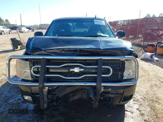 2011 Chevrolet Silverado 1500 LT with VIN 3GCPKSE33BG320029, listed as a IAAI auction lot 41805671 with 110,000 mi miles. Bid and sale history available at carsss.com. Image 13.