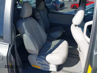 2013 Toyota Sienna XLE AAS with VIN 5TDYK3DCXDS379272, listed as a IAAI auction lot 41407282 with 240,491 mi miles and . Bid and sale history available at carsss.com. Image 8.