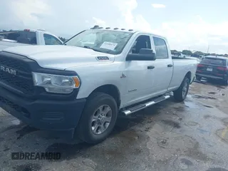 2020 Ram 2500 Tradesman z VIN 3C6UR4HL4LG266478, wystawiony jako IAAI lot #42508474 z przebiegiem 125 048 mil mil oraz . Historia ofert i sprzedaży dostępna na DreamBid. Obrazek 17.