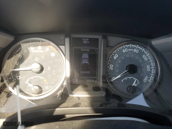 2020 Toyota Tacoma 4WD SR5 with VIN 3TMCZ5AN9LM302379, listed as a Copart auction lot 46530975 with 30,558 mi miles and Salvage Title. Bid and sale history available at carsss.com. Image 9.