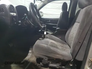 2006 GMC Envoy SLE z VIN 1GKDT13S162314222, wystawiony jako Copart lot #47171135 z przebiegiem 120 677 mil mil oraz Szkoda całkowita • Salvage title. Historia ofert i sprzedaży dostępna na DreamBid. Obrazek 7.