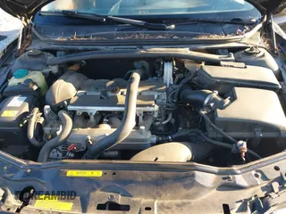 2005 Volvo S80 with VIN YV1TS592051395169, listed as a IAAI auction lot 41202944 with 187,072 mi miles. Bid and sale history available at carsss.com. Image 10.