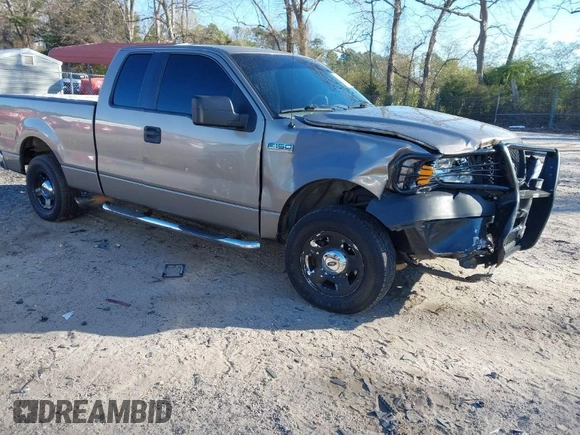 2005 Ford F-150 XLT with VIN 1FTPX12555NB05846, listed as a IAAI auction lot 41857253 with 226,219 mi miles. Bid and sale history available at carsss.com. Image 1.