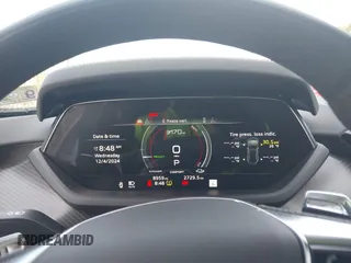 2023 Audi RS e-tron GT z VIN WAUBHBFW5P7903655, wystawiony jako IAAI lot #40952092 z przebiegiem 8959 mil mil oraz . Historia ofert i sprzedaży dostępna na DreamBid. Obrazek 7.