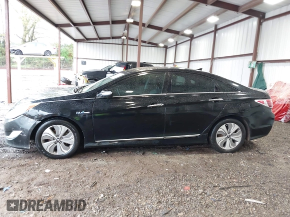 2015 Hyundai Sonata Hybrid Limited with VIN KMHEC4A40FA121325, listed as a IAAI auction lot 41976708 with 187,387 mi miles. Bid and sale history available at carsss.com. Image 14.