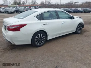 2018 Nissan Altima 2.5 SL with VIN 1N4AL3AP5JC199495, listed as a IAAI auction lot 41665962 with 136,814 mi miles. Bid and sale history available at carsss.com. Image 4.