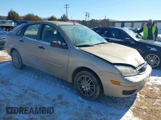 2007 Ford Focus S with VIN 1FAFP34N17W321782, listed as a IAAI auction lot 41093592 with 120,292 mi miles. Bid and sale history available at carsss.com. Image 1.