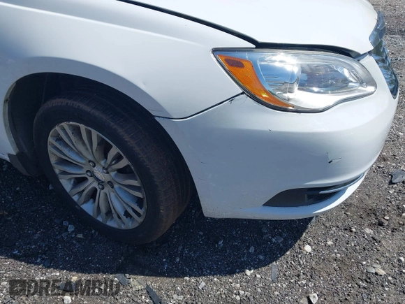 2014 Chrysler 200 LX with VIN 1C3CCBABXEN206344, listed as a IAAI auction lot 41956600 with 280,000 mi miles. Bid and sale history available at carsss.com. Image 6.