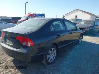 2008 Honda Civic LX z VIN 2HGFA16558H344626, wystawiony jako IAAI lot #41320083 z przebiegiem 183 535 mil mil oraz . Historia ofert i sprzedaży dostępna na DreamBid. Obrazek 4.
