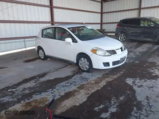 2008 Nissan Versa 1.8 S with VIN 3N1BC13E18L411633, listed as a IAAI auction lot 40779072 with 274,485 mi miles. Bid and sale history available at carsss.com. Image 1.
