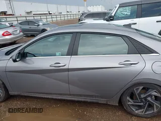 2024 Hyundai Elantra Limited z VIN KMHLP4DG5RU818266, wystawiony jako IAAI lot #42510388 z przebiegiem 21 888 mil mil oraz . Historia ofert i sprzedaży dostępna na DreamBid. Obrazek 14.