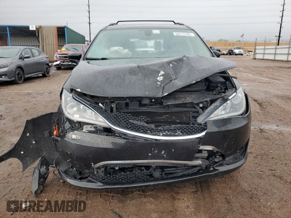 2017 Chrysler Pacifica Touring L z VIN 2C4RC1BG0HR780064, wystawiony jako Copart lot #56213165 z przebiegiem 64 768 mil mil oraz Szkoda całkowita • Salvage title. Historia ofert i sprzedaży dostępna na DreamBid. Obrazek 5.