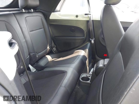 2019 Volkswagen Beetle S с VIN 3VW5DAAT1KM500920, выставлен на аукционе IAAI как лот 42401666 с пробегом Не указан миль и . История ставок и продаж доступна на DreamBid. Изображение 8.