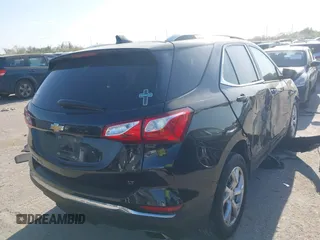 2020 Chevrolet Equinox LT with VIN 2GNAXLEX0L6132797, listed as a IAAI auction lot 41845477 with 31,901 mi miles. Bid and sale history available at carsss.com. Image 4.