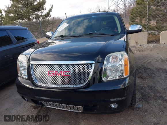 2012 GMC Yukon Denali with VIN 1GKS2EEF8CR320121, listed as a IAAI auction lot 41976562 with 157,050 mi miles. Bid and sale history available at carsss.com. Image 12.