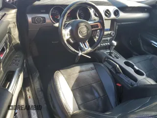 2020 Ford Mustang EcoBoost z VIN 1FATP8UH9L5125597, wystawiony jako Copart lot #52438895 z przebiegiem 104 549 mil mil oraz Szkoda całkowita • Salvage title. Historia ofert i sprzedaży dostępna na DreamBid. Obrazek 8.