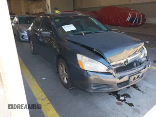 2006 Honda Accord EX-L z VIN 1HGCM56816A056450, wystawiony jako IAAI lot #42185375 z przebiegiem 314 620 mil mil oraz . Historia ofert i sprzedaży dostępna na DreamBid. Obrazek 1.
