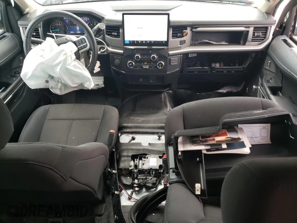 2022 Ford Expedition XL with VIN 1FMJU1FT1NEA52646, listed as a Copart auction lot 61007094 with 32,972 mi miles and Salvage Title. Bid and sale history available at carsss.com. Image 8.