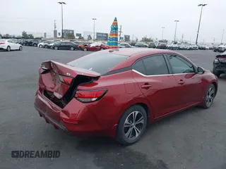 2022 Nissan Sentra SV z VIN 3N1AB8CV7NY268158, wystawiony jako IAAI lot #42355360 z przebiegiem 23 940 mil mil oraz . Historia ofert i sprzedaży dostępna na DreamBid. Obrazek 4.