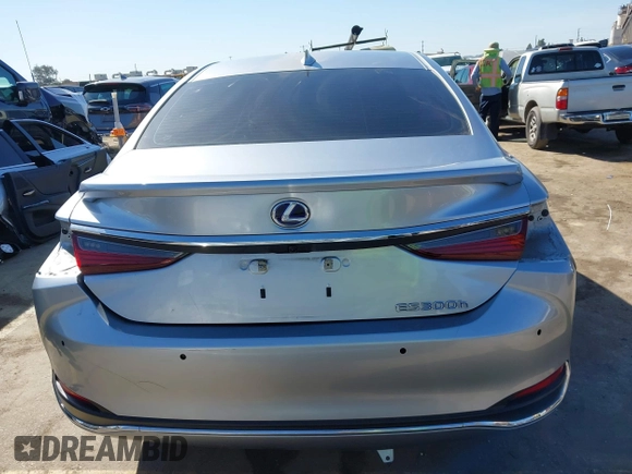 2022 Lexus ES 300h with VIN 58ADA1C15NU026087, listed as a IAAI auction lot 41765304 with 20,795 mi miles and . Bid and sale history available at DreamBid. Image 17.