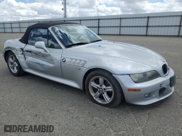 2000 BMW Z3 2.5 with VIN 4USCH9340YLF85274, listed as a Copart auction lot 56897255 with 137,807 mi miles and Salvage title. Bid and sale history available at DreamBid. Image 4.