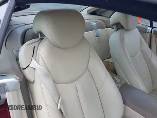 2005 Mercedes-Benz SL 500 z VIN WDBSK75F65F096681, wystawiony jako IAAI lot #42305663 z przebiegiem 65 001 mil mil oraz . Historia ofert i sprzedaży dostępna na DreamBid. Obrazek 8.