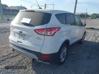 2013 Ford Escape SE с VIN 1FMCU0GXXDUB25389, выставлен на аукционе IAAI как лот 42714468 с пробегом 158 849 миль миль и . История ставок и продаж доступна на DreamBid. Изображение 4.