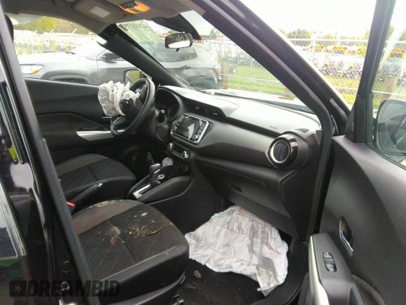 2020 Nissan Kicks SV z VIN 3N1CP5CV2LL491615, wystawiony jako IAAI lot #42011755 z przebiegiem 90 268 mil mil oraz . Historia ofert i sprzedaży dostępna na DreamBid. Obrazek 5.