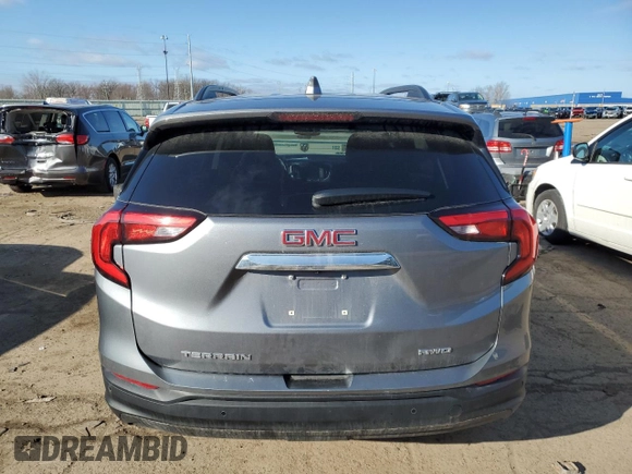 2021 GMC Terrain SLE z VIN 3GKALTEV4ML367207, wystawiony jako Copart lot #49842875 z przebiegiem 33 376 mil mil oraz Czysty tytuł • Clean title. Historia ofert i sprzedaży dostępna na DreamBid. Obrazek 6.